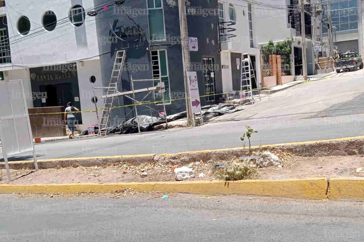 Hombre Muere Electrocutado En La Calle Calle 5 De Mayo De Guadalupe