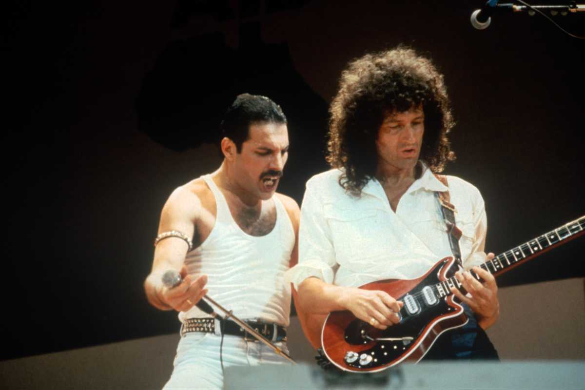El guitarrista de Queen y también activista, Brian May, recibió el título de ‘caballero’.