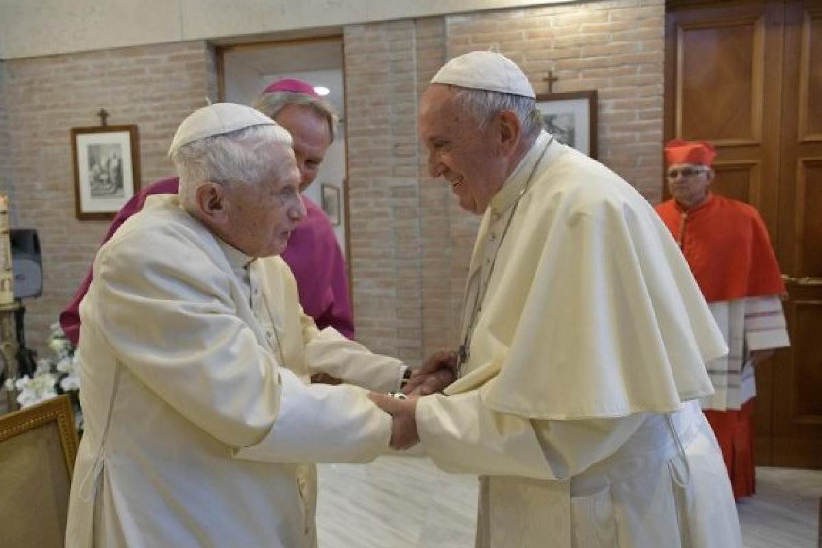Papa Francisco y Benedicto XVI