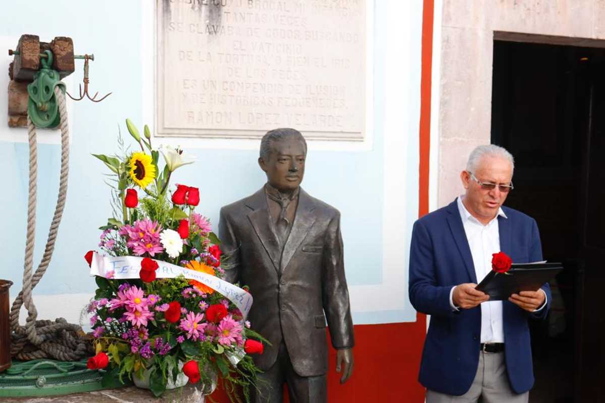 Poetas de diversas partes del país, rinden tributo a Ramón López Velarde. | Foto: Cortesía.