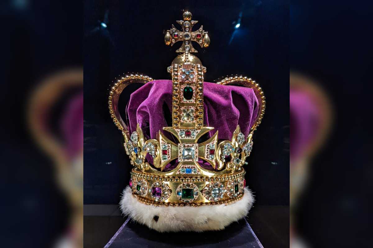 Corona de San Eduardo se modifica para el Rey Carlos III