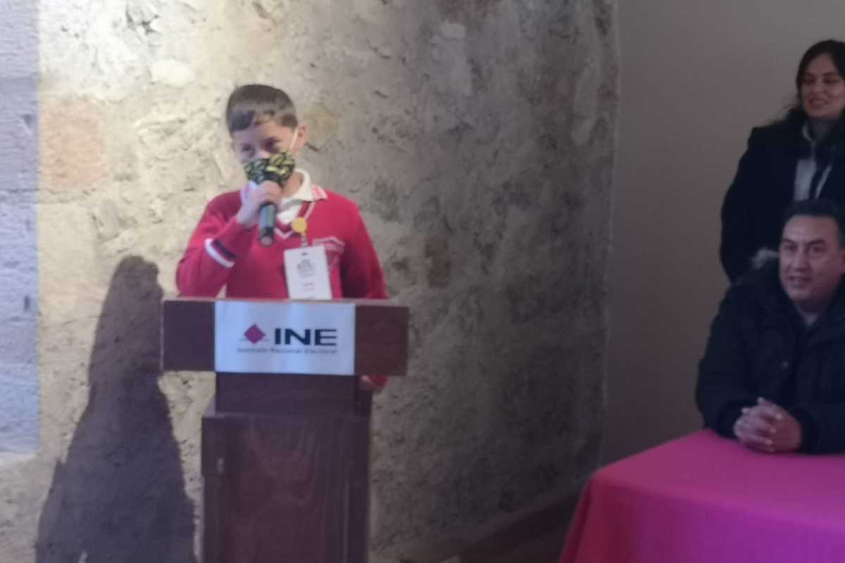El Instituto Nacional Electoral (INE) realizó la elección del legislador infantil, donde resultó electa Tania Lizbeth Barroso