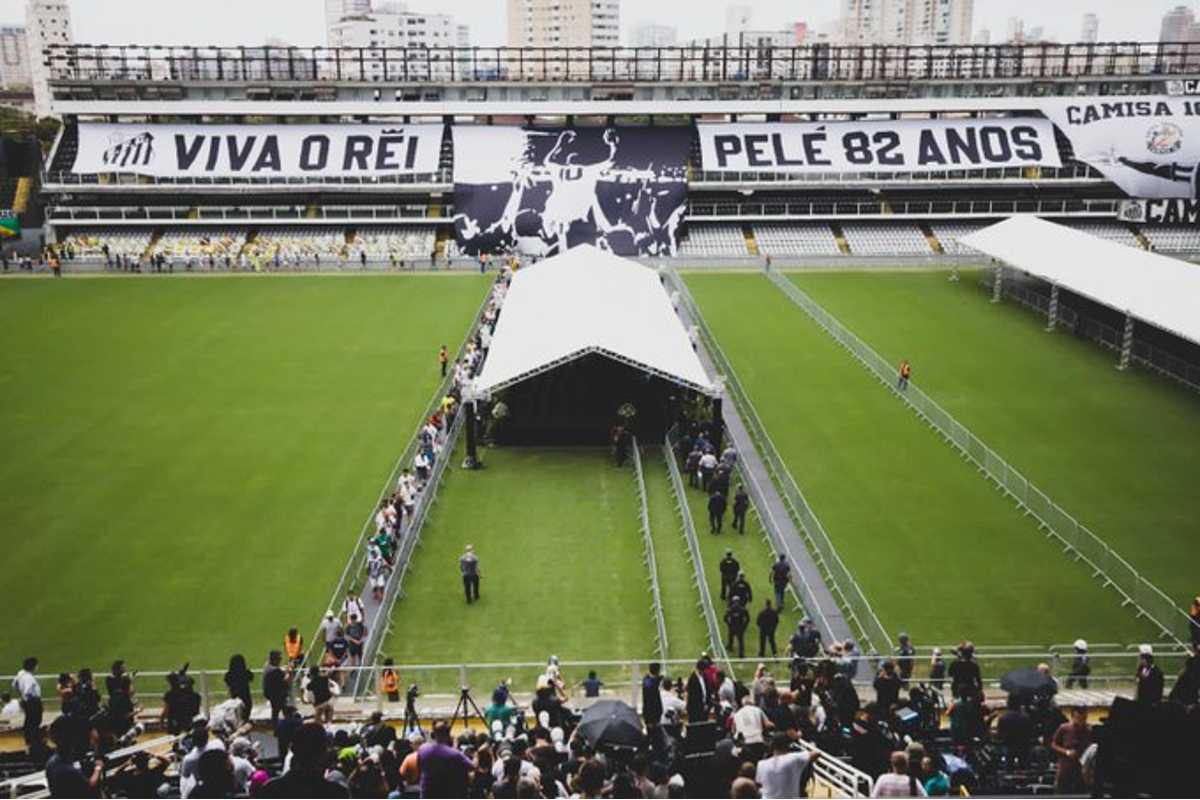 Inició hoy 02 de enero de 2023 el velorio público de Pelé en el estadio del Santos.