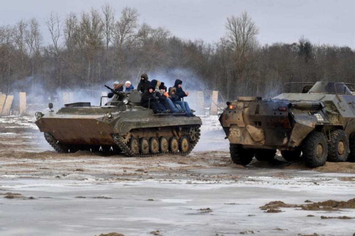 Sébastien Lecornu, ministro de Defensa de Francia, anunció que mandará tanques de combate ligeros AMX-10 a Ucrania