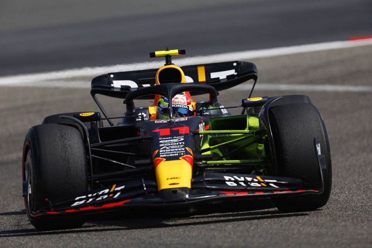 Sergio ‘Checo’ Pérez va agarrando ritmo con el RB19 de Red Bull ya que registró el mejor tiempo en la sesión vespertina de los test oficiales de la pretemporada de la F1