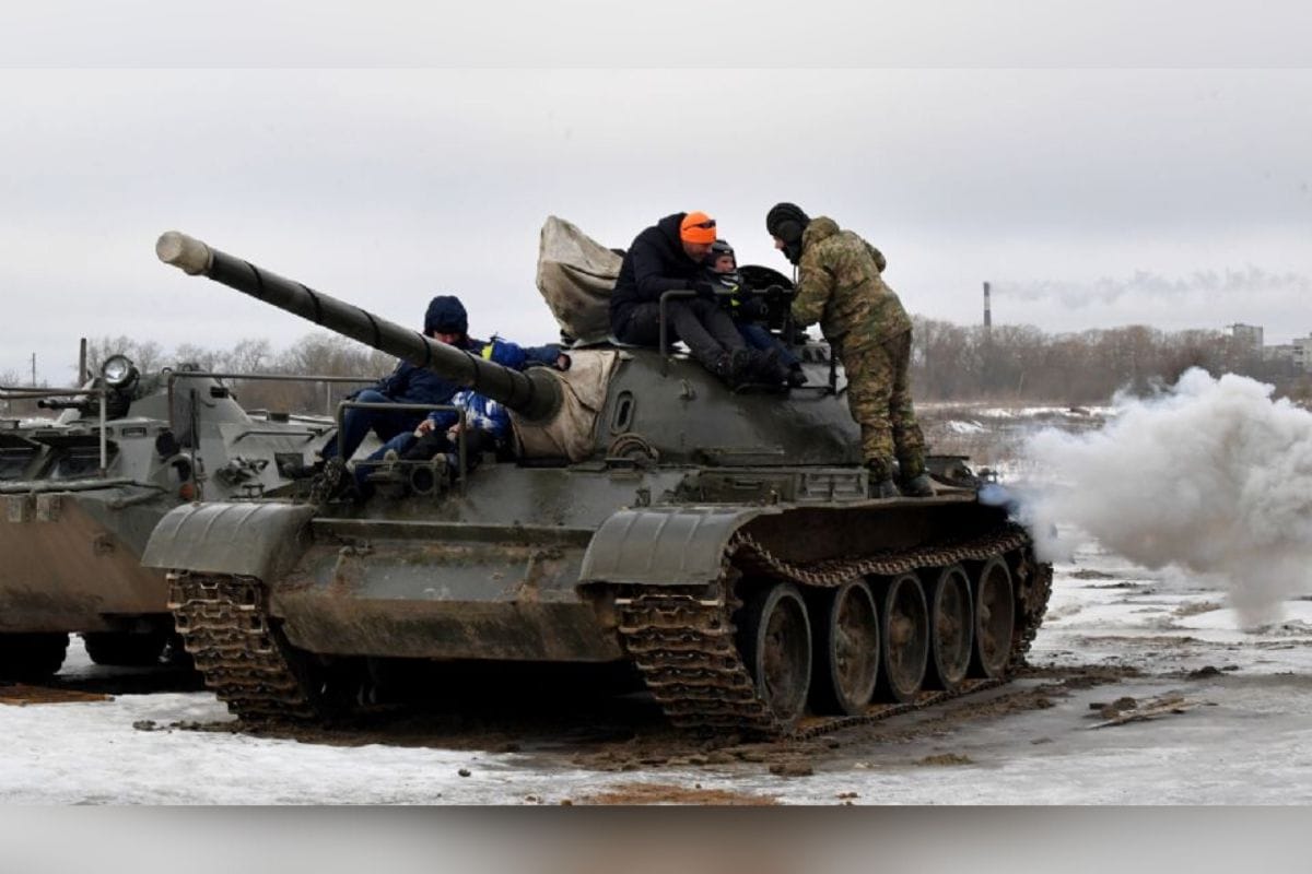 Sébastien Lecornu, ministro de Defensa de Francia, anunció que mandará tanques de combate ligeros AMX-10 a Ucrania