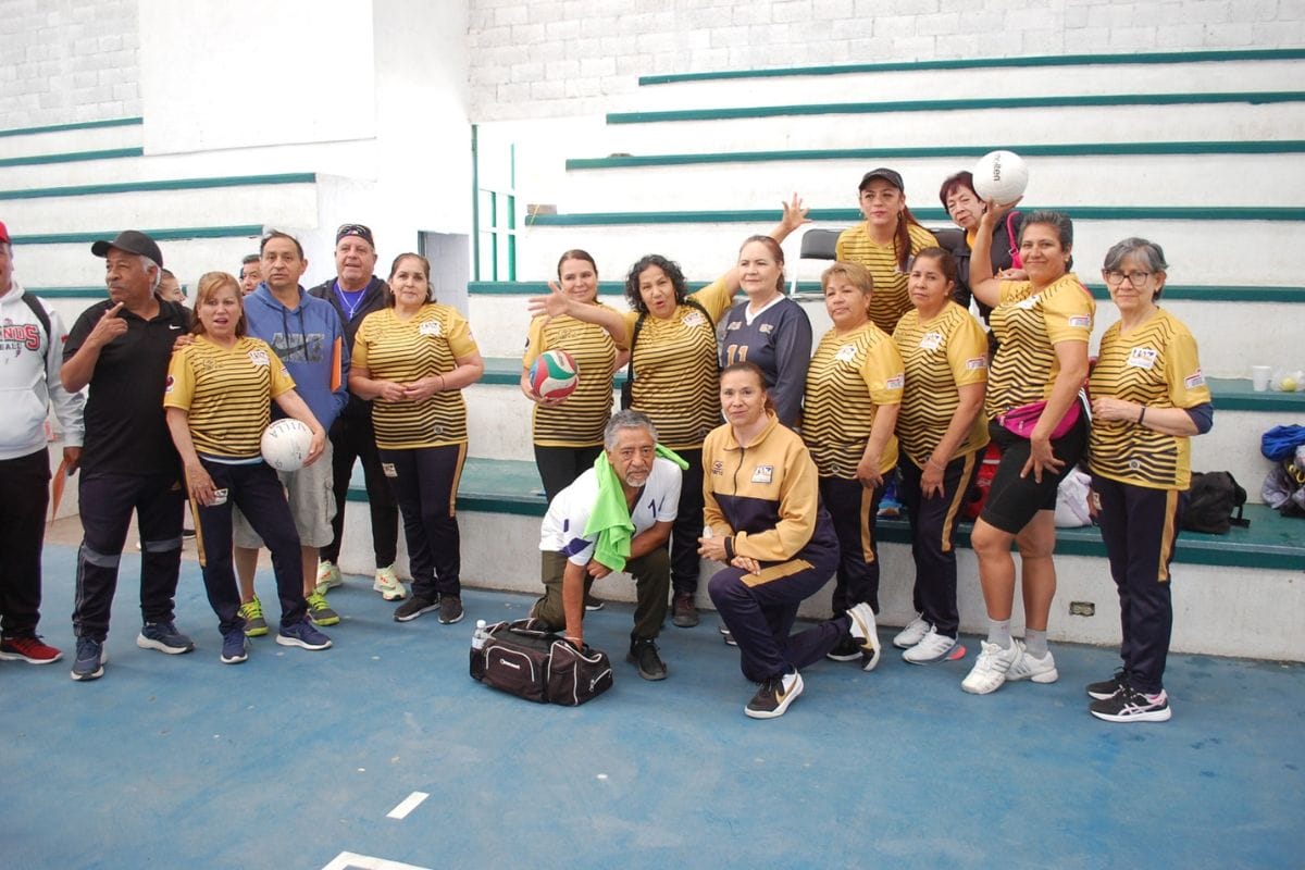 En las instalaciones de la Unidad Deportiva de Jerez se realizó un encuentro estatal amistoso de cachibol; organizado por el Colectivo Cachibol “Vive Jerez”.