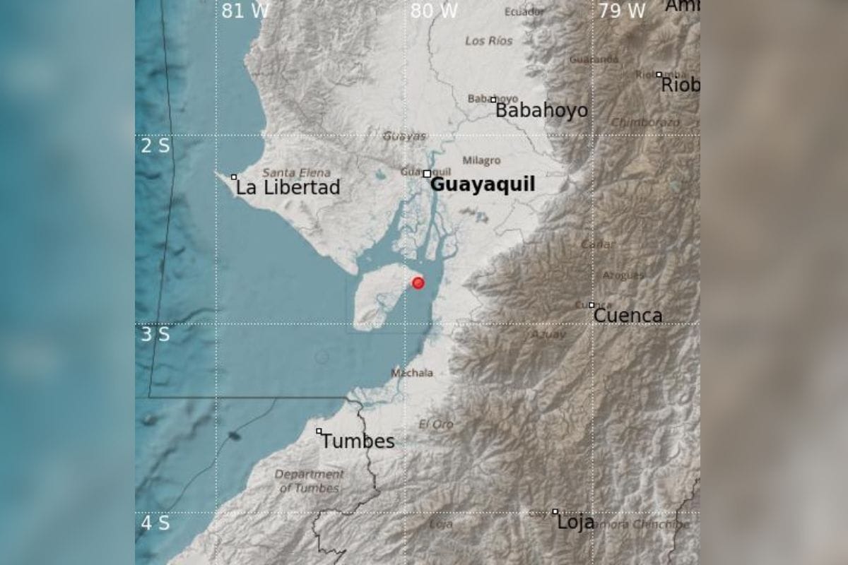 Un sismo de magnitud 6.5 sacudió durante el mediodía de este sábado gran parte de la costa de Ecuador.