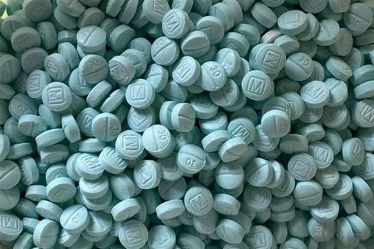 El fentanilo es uno de los opioides más adictivos que existen, siendo este 50 veces más fuerte que la heroína y 100 veces más poderoso que la morfina.