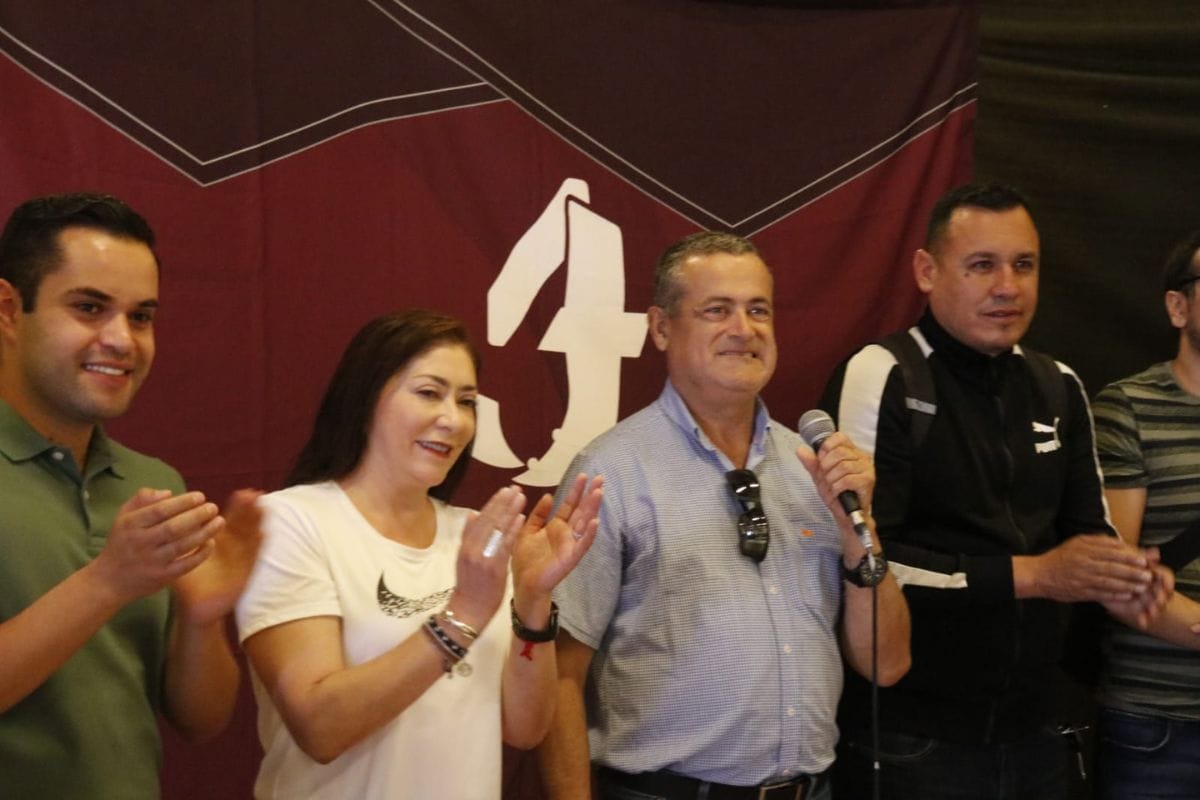 El alcalde José Humberto Salazar Contreras dio la bienvenida a los participantes en el tradicional Torneo de Ajedrez Primavera 2023