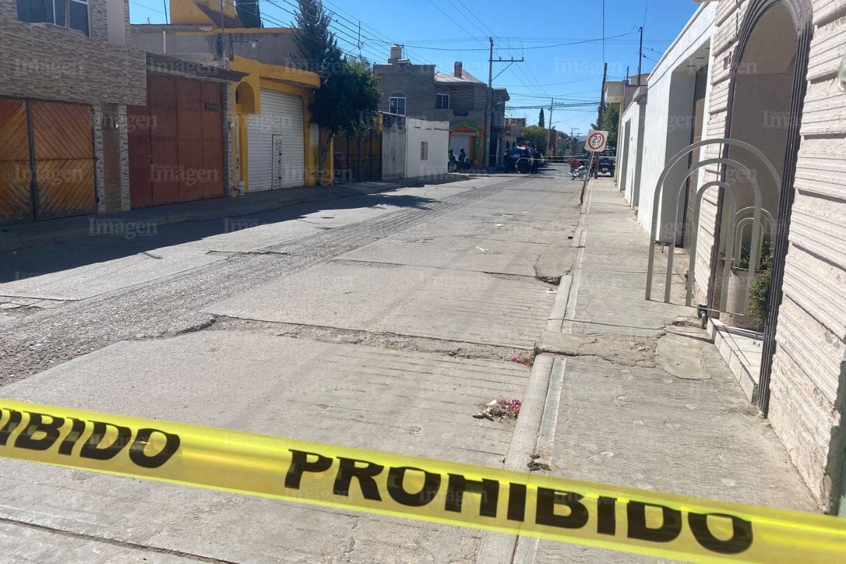 Al filo de las 8:00 horas de este domingo, el Director de la Policía Municipal de Calera, sufrió una agresión en su domicilio.
