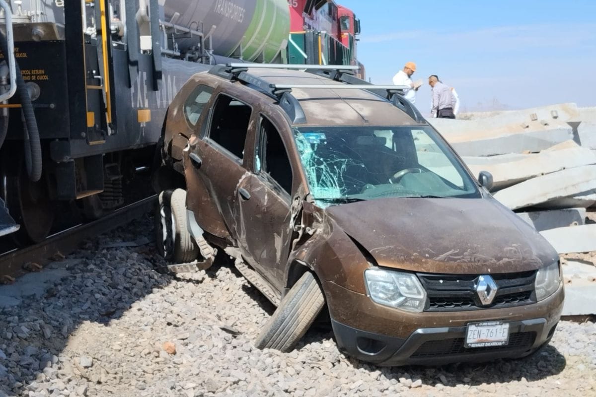 Un accidente que involucró al tren y a una camioneta particular se registró este martes durante la mañana