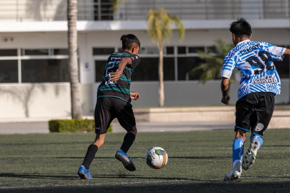 Tras cinco días de emociones y futbol, los 360 equipos participantes se despidieron de la 11ª Copa Santos Peñoles, torneo que contribuye al desarrollo deportivo y social de niños, niñas y jóvenes del país.