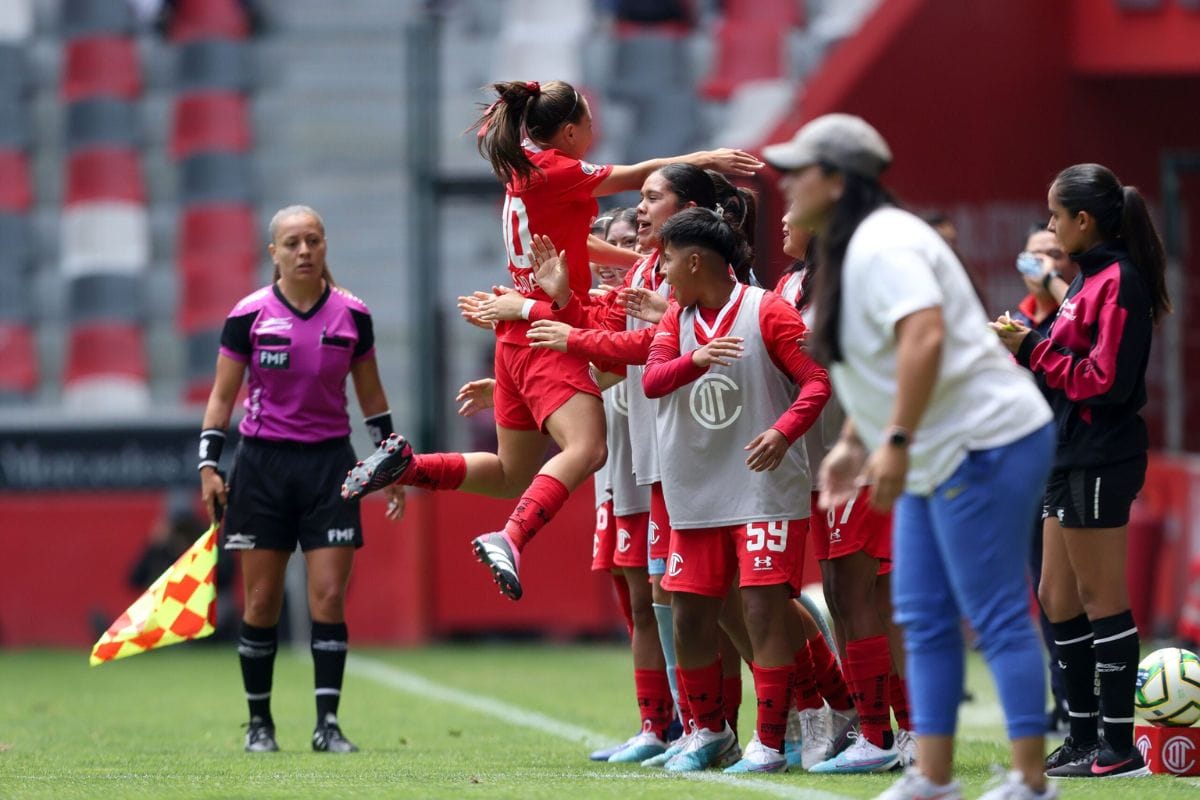 Al América le siguen golpeando el orgullo. Ahora su representativo femenil Sub-18; perdió la final ante su similar de Toluca (global 1-2), en el Estadio Azteca.