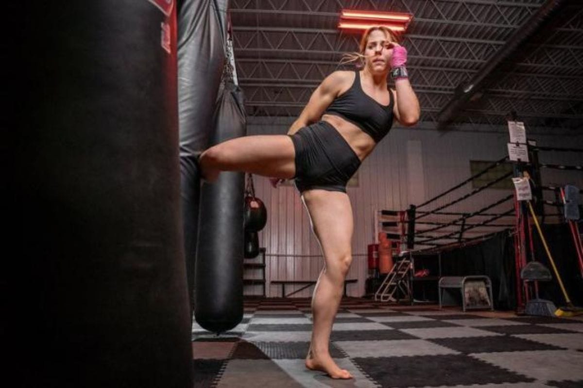 Shalie Lipp, peleadora estadunidense de Artes Marciales Mixtas (MMA); falleció tras sufrir un accidente automovilístico en una carretera en Minnesota
