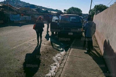 Chocan dos camionetas en las inmediaciones del Mercado de Abastos de Zacatecas 1