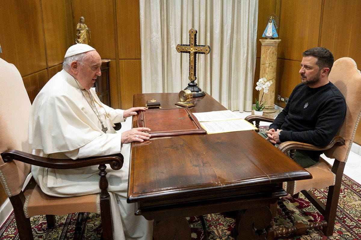Volodímir Zelenski y el Papa Francisco