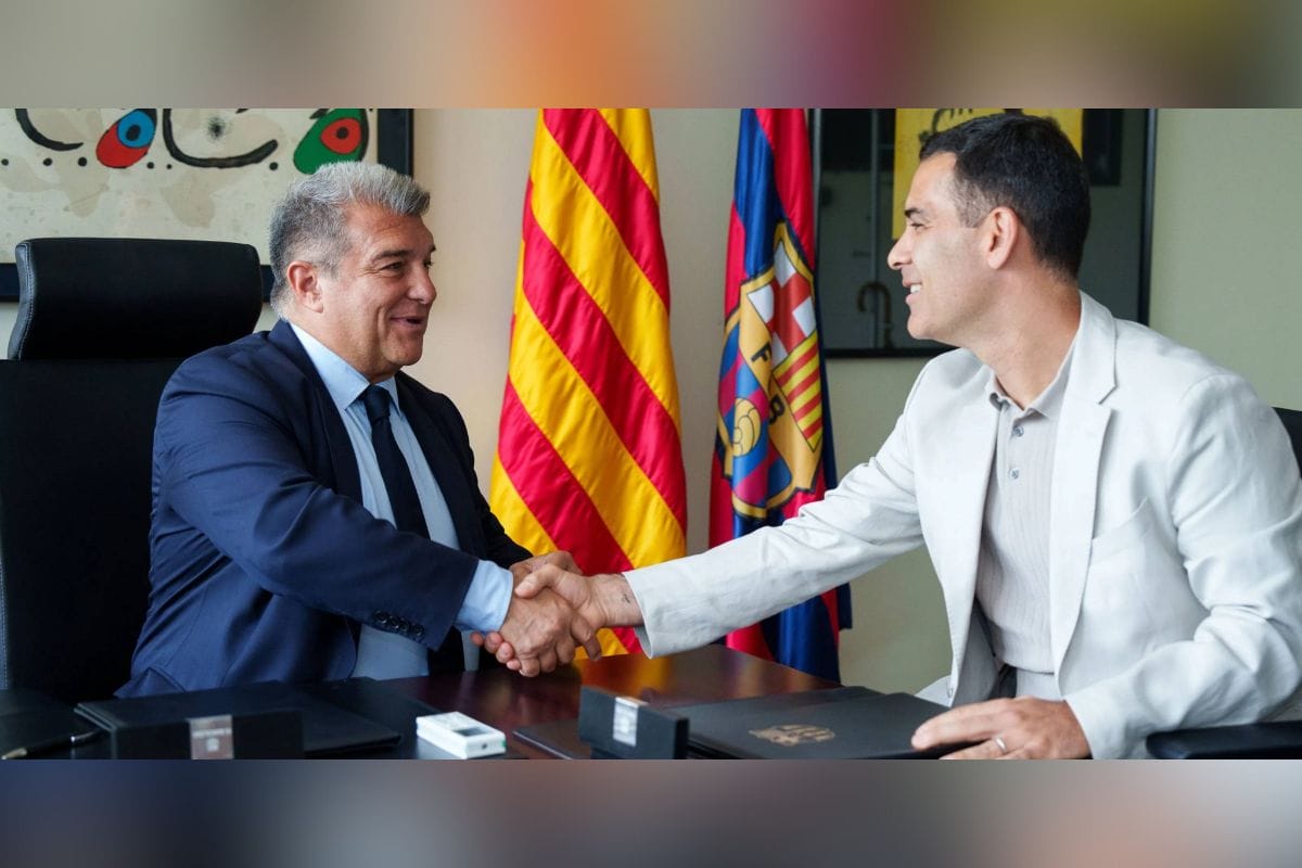 El Barcelona renovó contrato al mexicano Rafa Márquez por una temporada más como entrenador del Barça Atlètic.