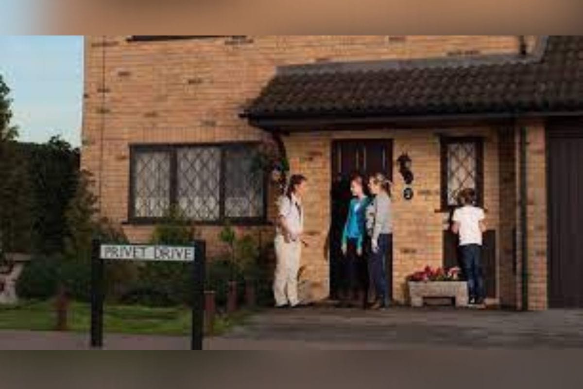 Turistas de todo el mundo acuden en masa para ver la famosa morada de 4 Privet Drive; la casa ficticia de Little Whinging en Surrey, y la calle donde vivía Harry Potter.