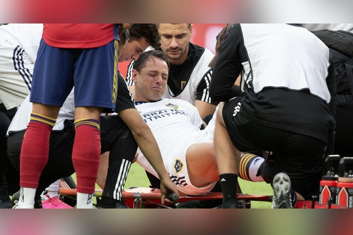 La lesión de Javier “Chicharito” Hernández es un tema delicado por la gravedad y por lo que podría significar para lo que resta de su trayectoria como futbolista profesional.