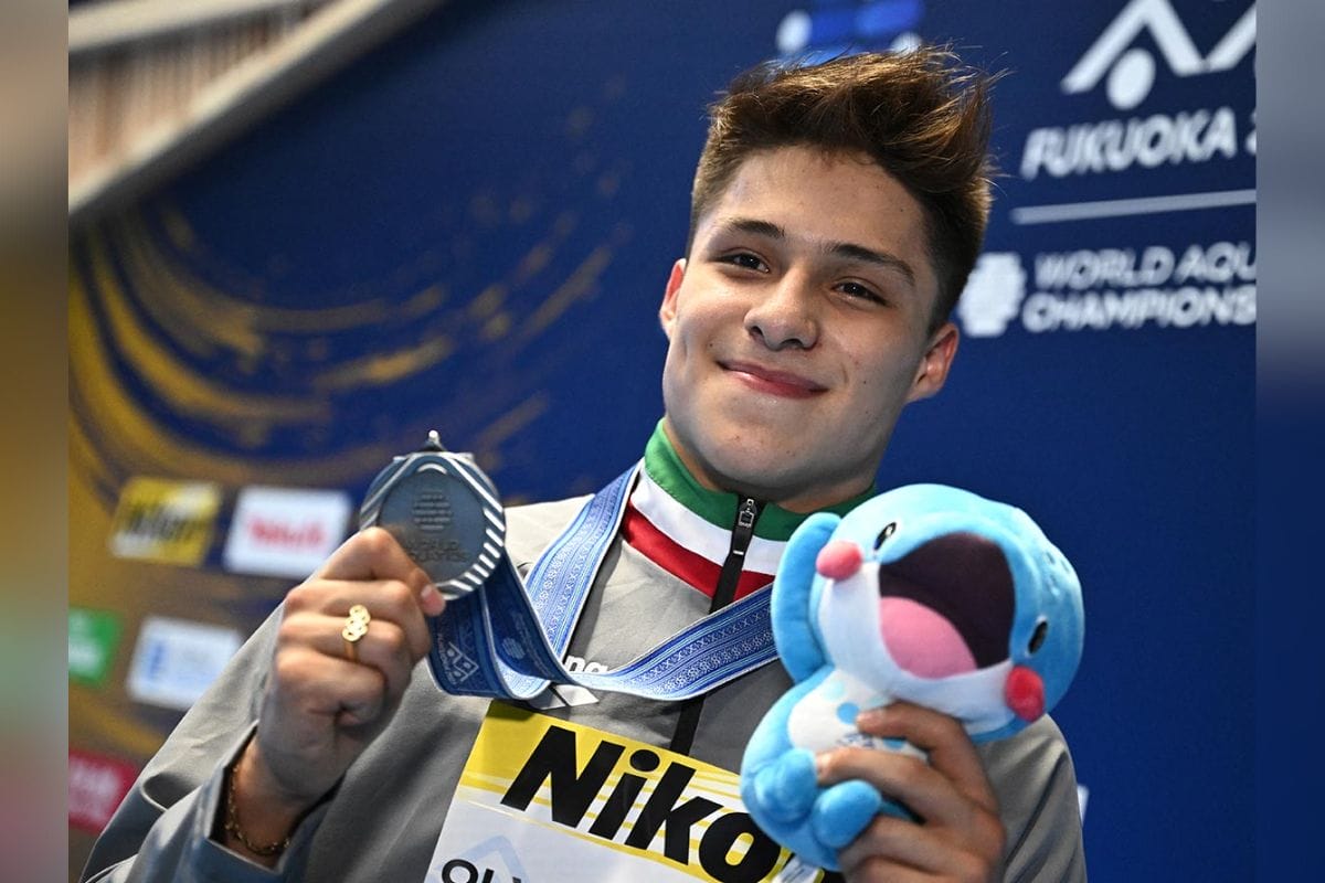 Osmar Olvera gana medalla de plata para México en Mundial de Natación en Japón