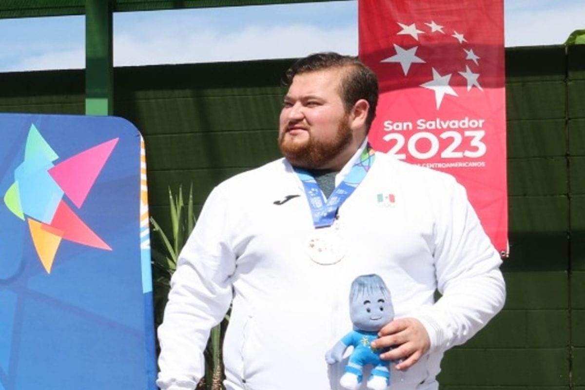 Fidencio González devolvió la medalla de bronce que le habían dado por “reglamento”.