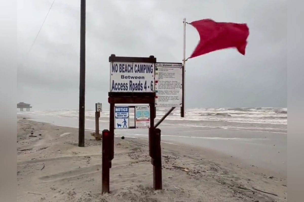 Éste martes, la tormenta tropical Harold entró en tierra en la costa sur de Texas