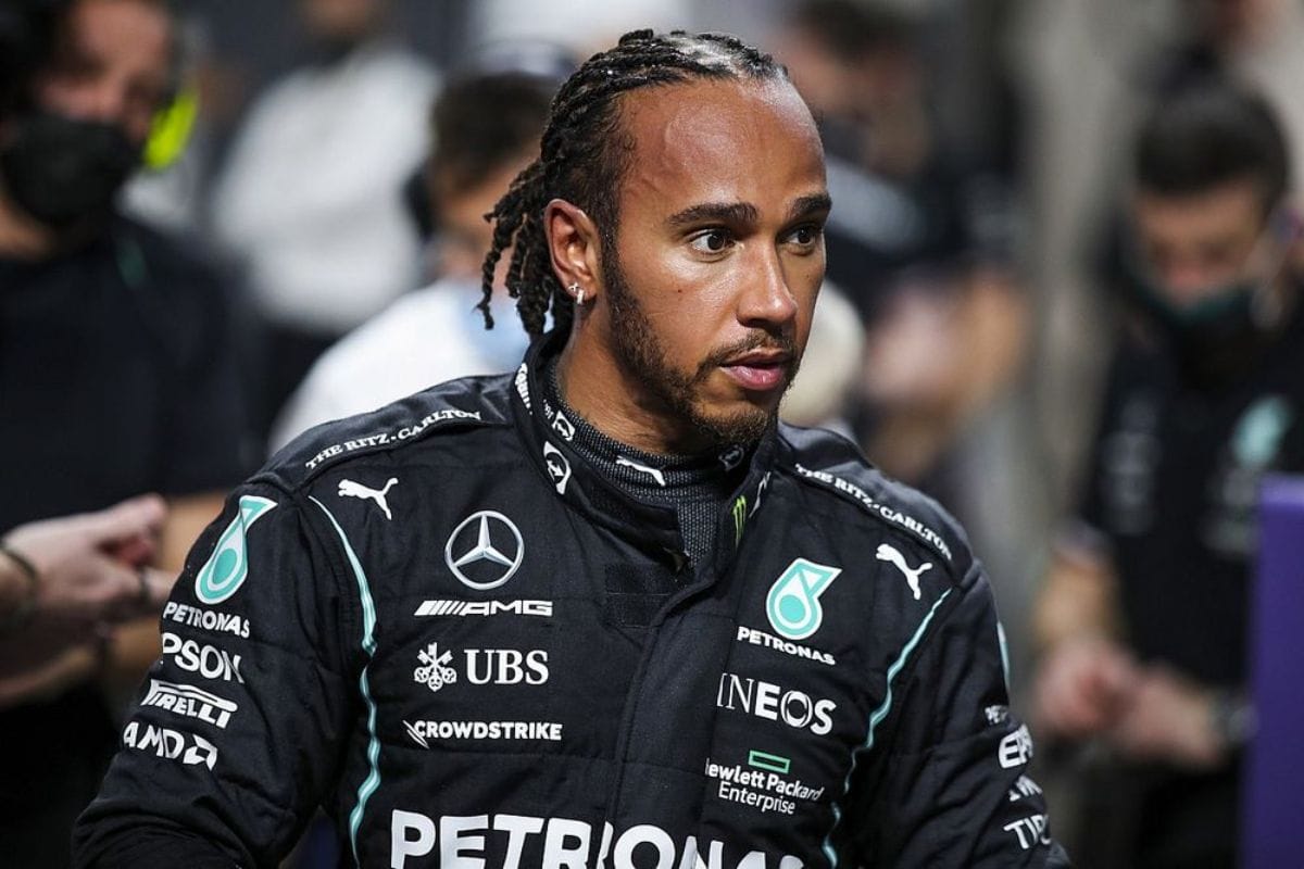 Lewis Hamilton presenta casco para buscar otro triunfo cuando salga al Circuito de Suzuka; que albergará el Gran Premio de Japón.