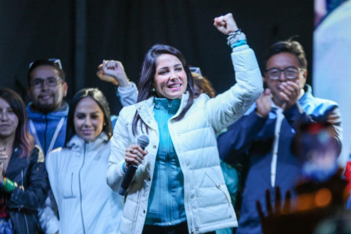Luisa González; quien lideró la primera vuelta presidencial en Ecuador denunció que ha recibido amenazas de muerte.