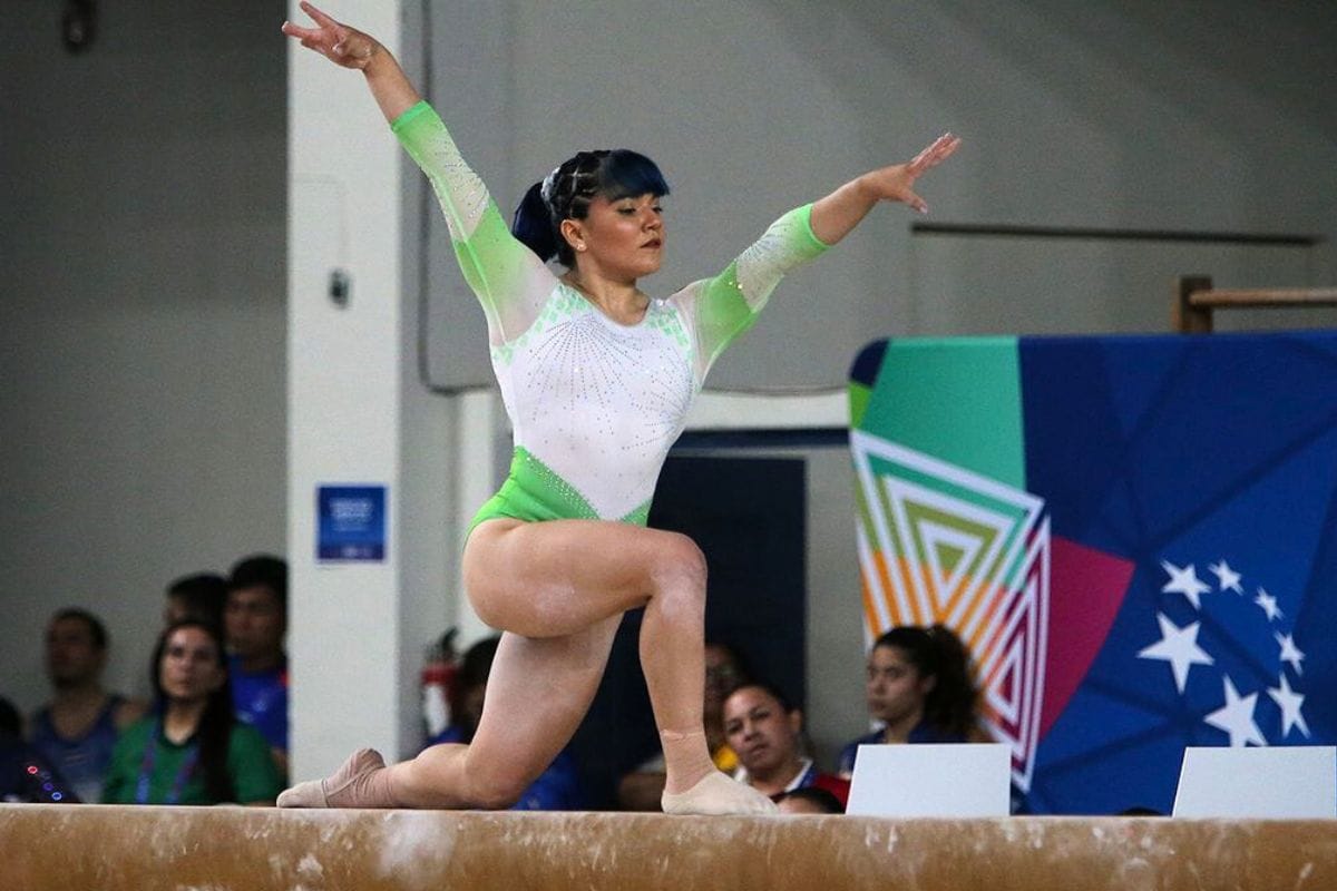 La gimnasta mexicana Alexa Moreno conquistó la medalla de oro en la prueba de salo del Copa del Mundo de gimnasia artística.