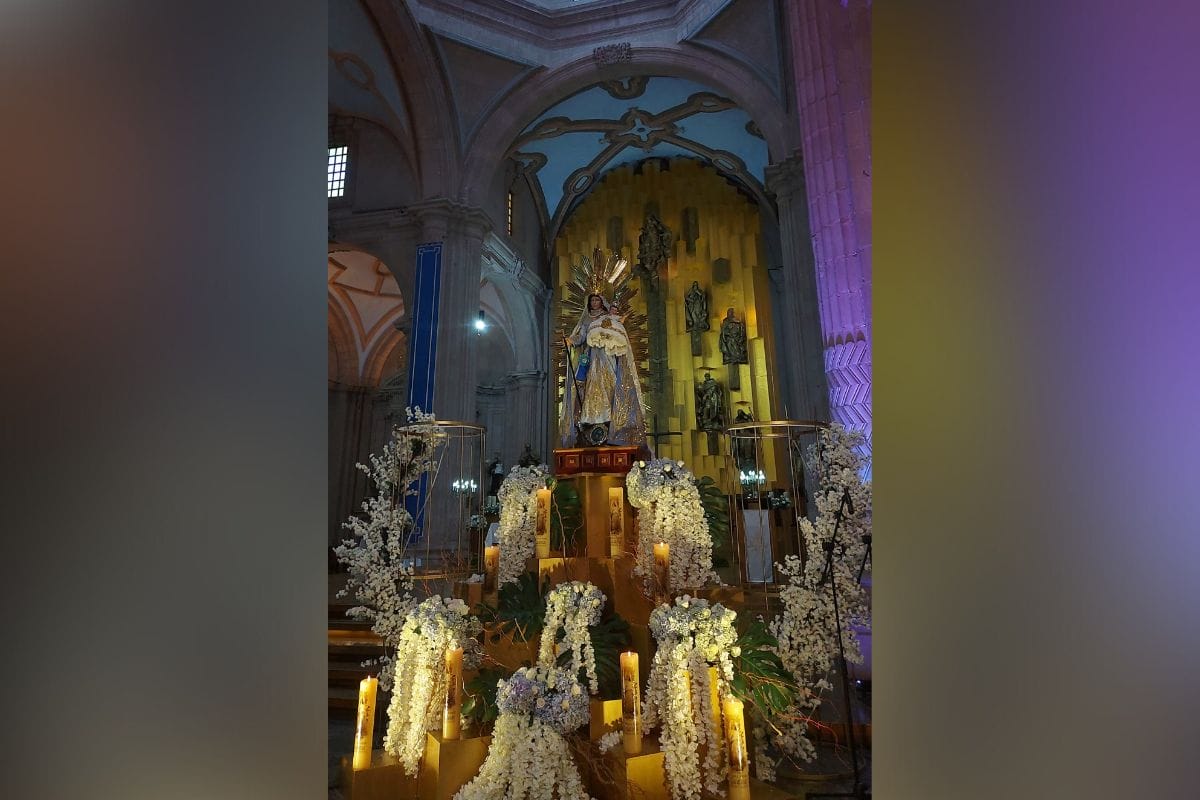 En tradicional recorrido, este viernes 8 de septiembre se llevó a cabo la tradicional Romería de la Virgen de Nuestra Señora de los Zacatecas; por algunas de las principales calles del centro de la capital.