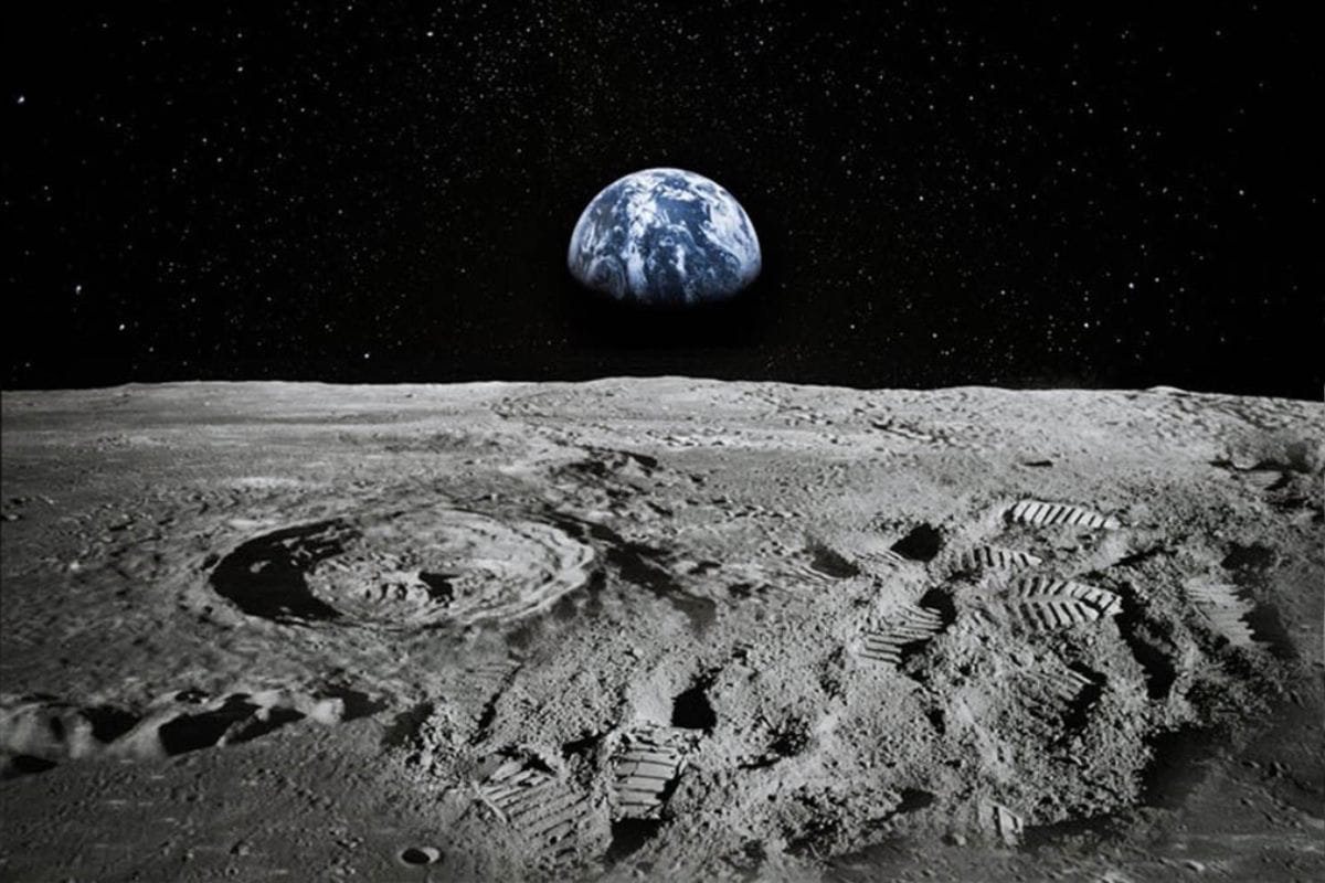 La Luna es 40 millones de años más antigua de lo que se creía pues, un nuevo análisis de la edad de los cristales de circón; de una muestra de roca lunar