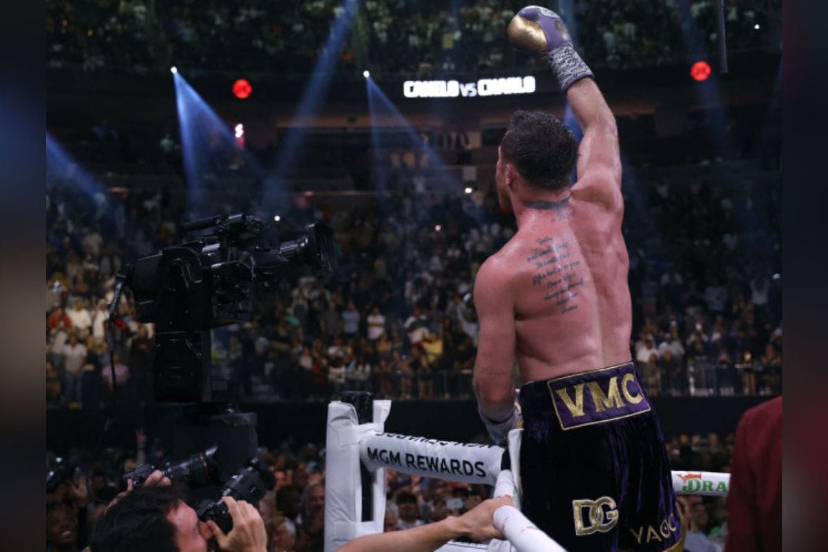 La estrella del boxeo mexicano Saúl 'Canelo' Álvarez venció por decisión unánime al estadunidense Jermell Charlo en Las Vegas.