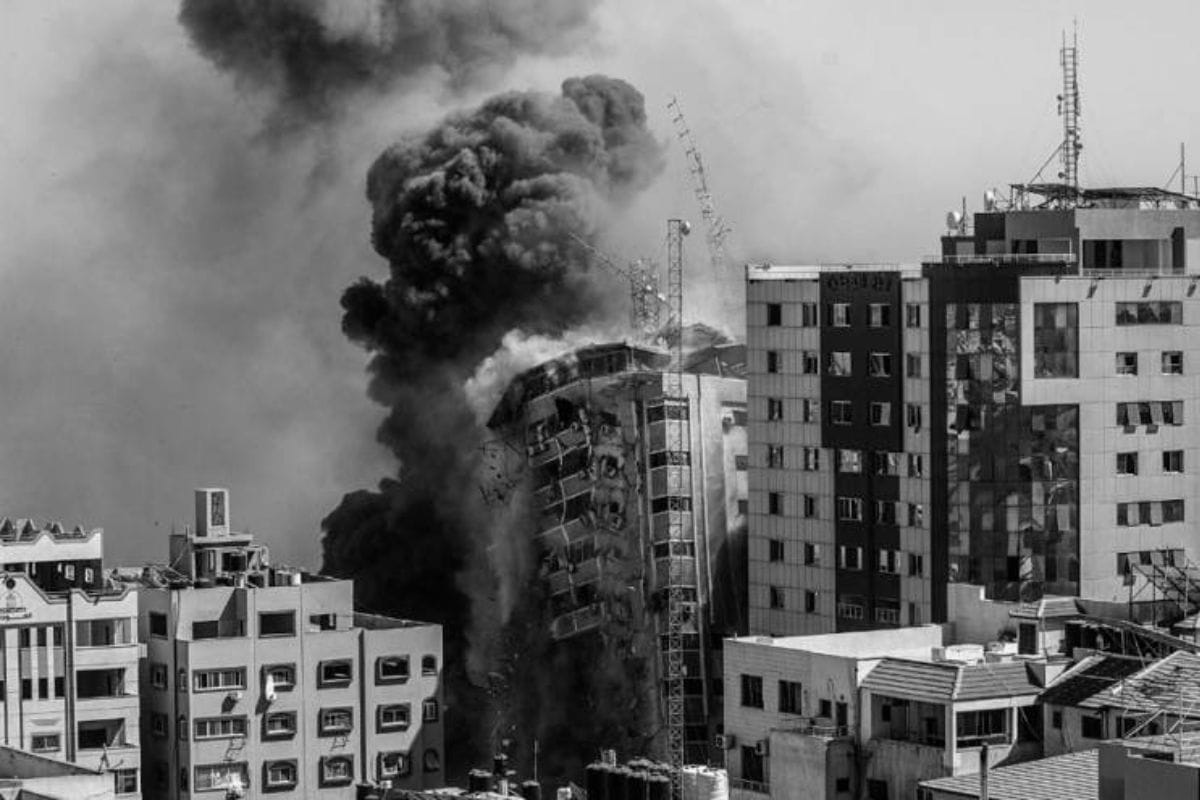 Se intensificó el conflicto entre Israel y Gaza; las fuerzas israelíes han ejecutado un fuerte contraataque en respuesta a la reciente ofensiva lanzada por el movimiento islamista Hamás.