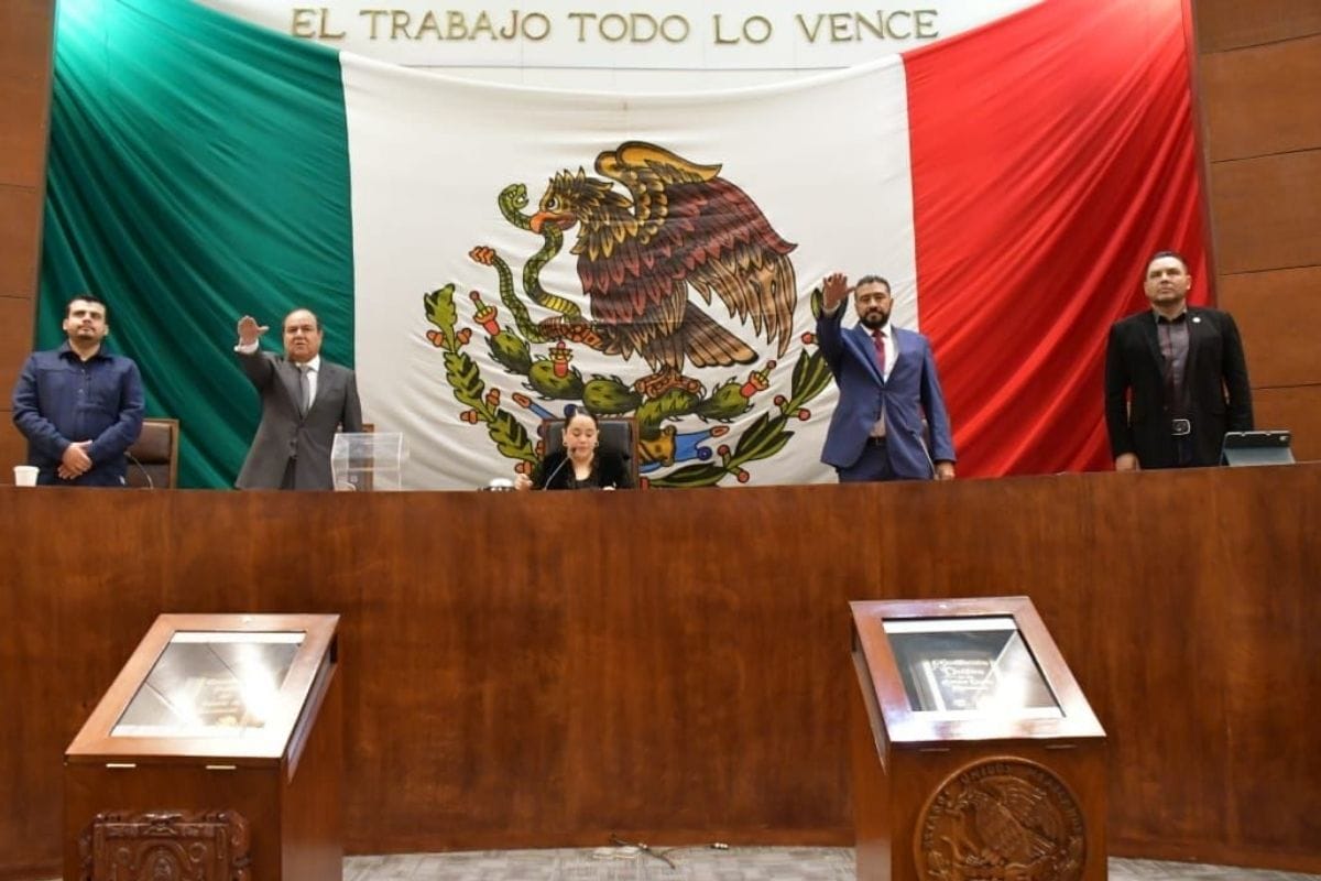 LeRoy Barragán y Rodrigo Castañeda comparecen ante la Legislatura del Estado de Zacatecas