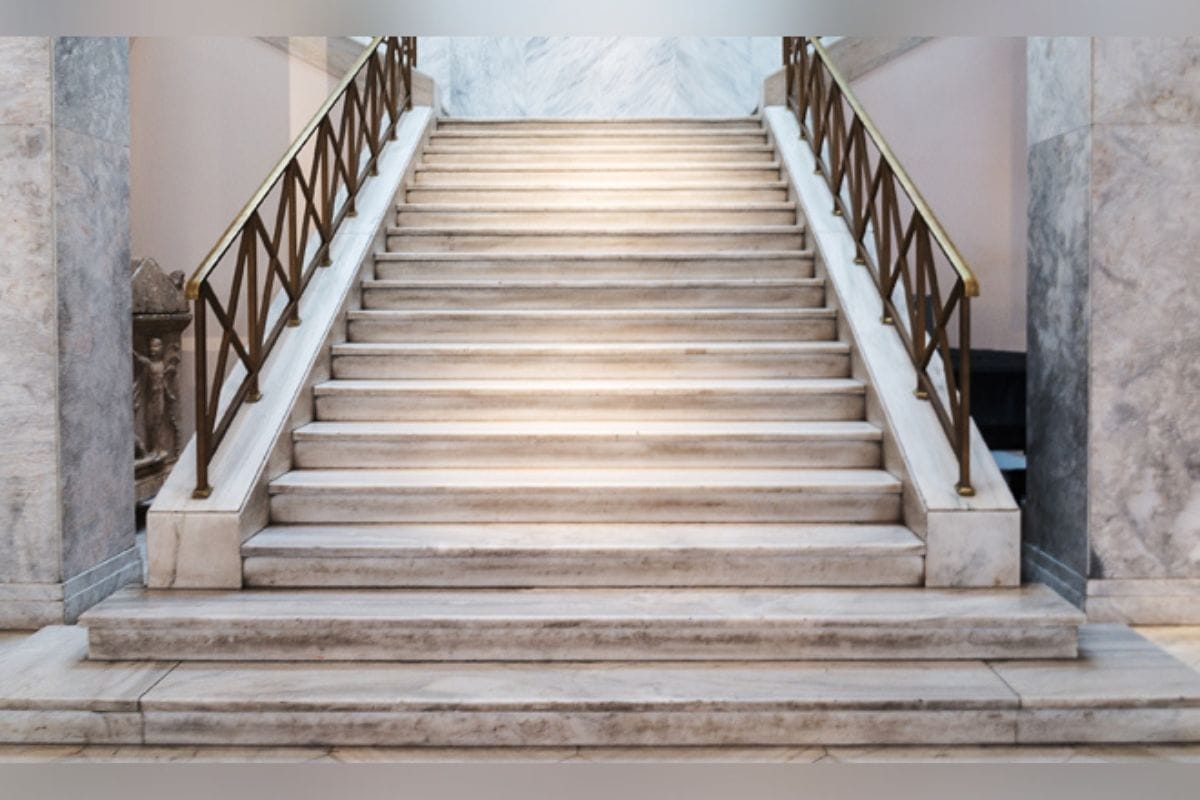 ¿Alguna vez has soñado en el que te encuentras subiendo o bajando escaleras?