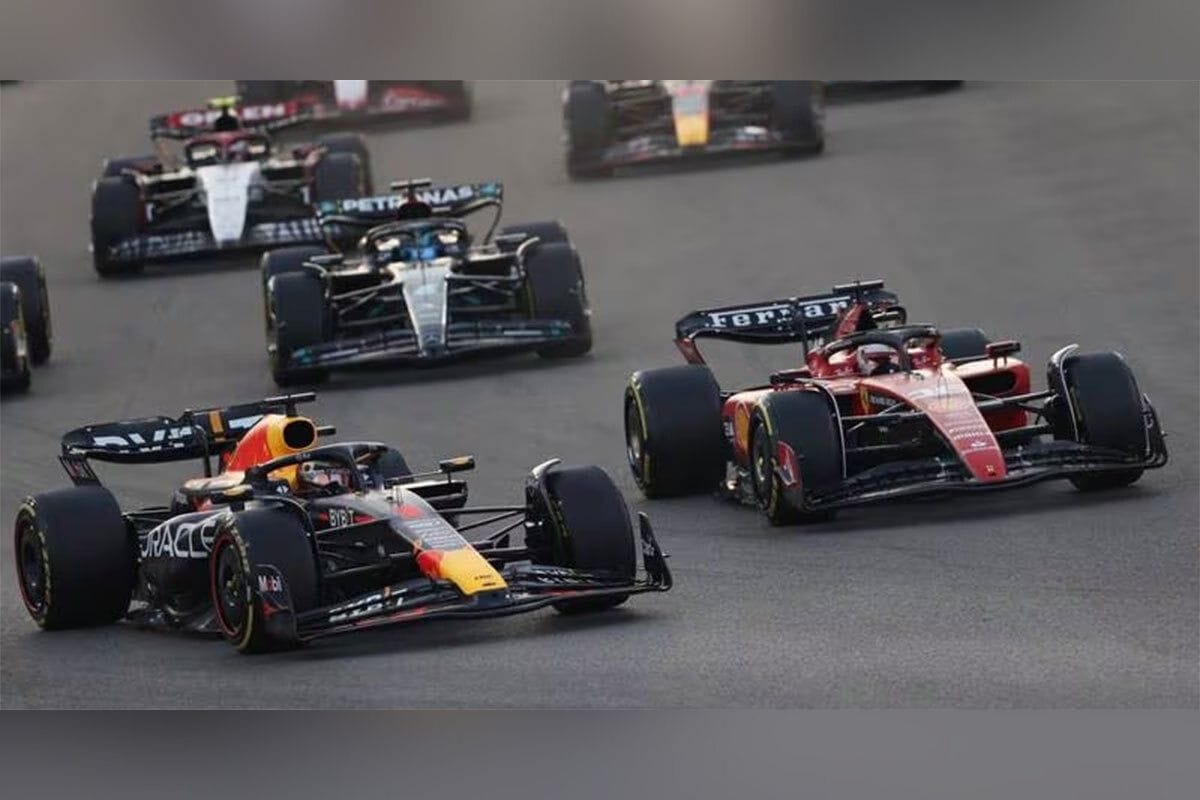 En el  GP de Abu Dabi 2023, Max Verstappen cruzó la meta por delante de su compañero Sergio Sergio ‘Checo’ Pérez.