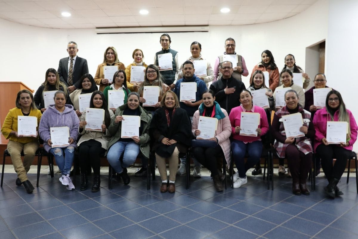 Entrega Gobierno de Zacatecas basificaciones a 24 trabajadores de la educación