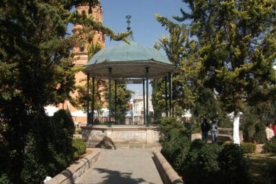 Urge mejorar las condiciones del alumbrado público del Jardín Madero en Fresnillo