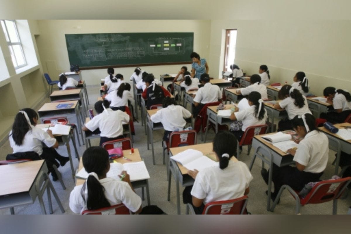 De acuerdo con los resultados del Programa PISA 2022; los estudiantes mexicanos retrocedieron en los avances que habían logrado en matemáticas lectura y ciencias.