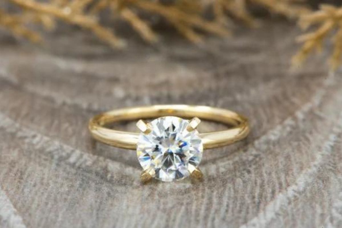 El lujoso anillo volverá a su propietaria después de que el establecimiento encontró la joya en la bolsa de una aspiradora.